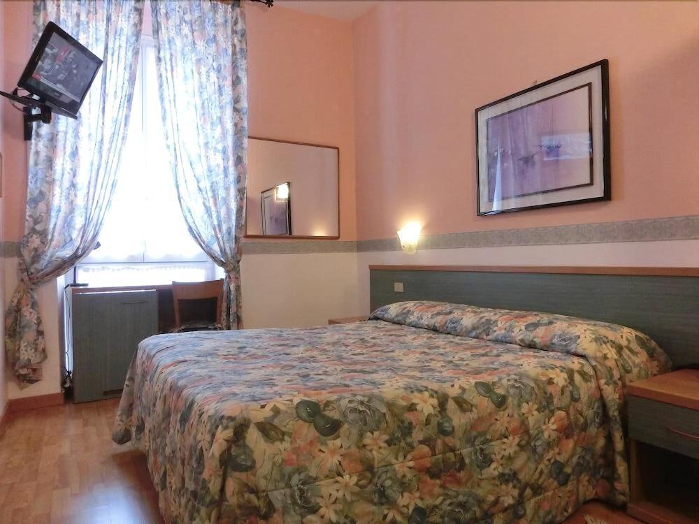 Hotel Genova La Spezia Esterno foto