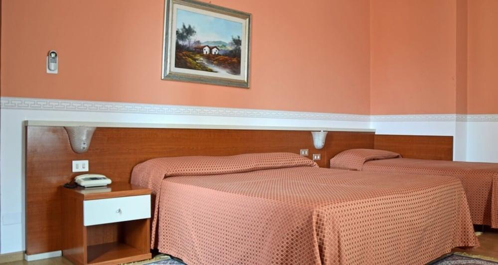 Hotel Genova La Spezia Esterno foto