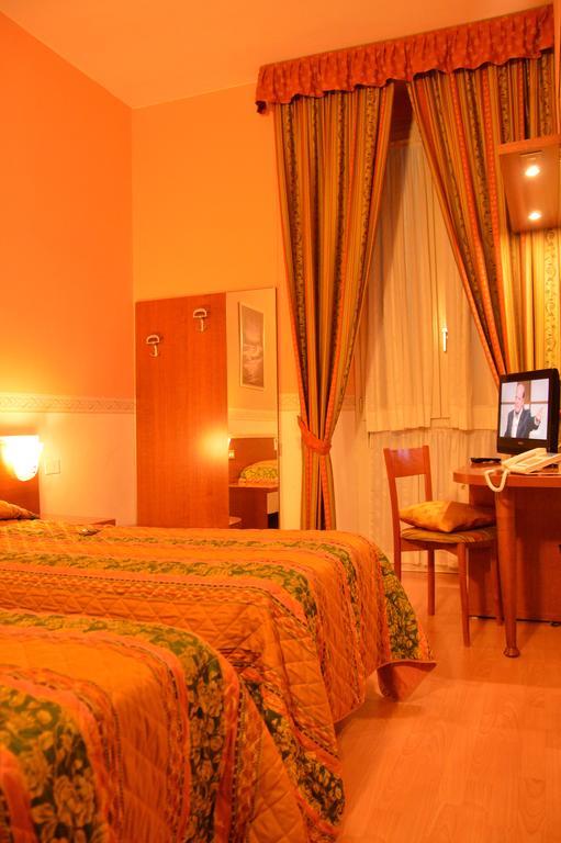 Hotel Genova La Spezia Camera foto