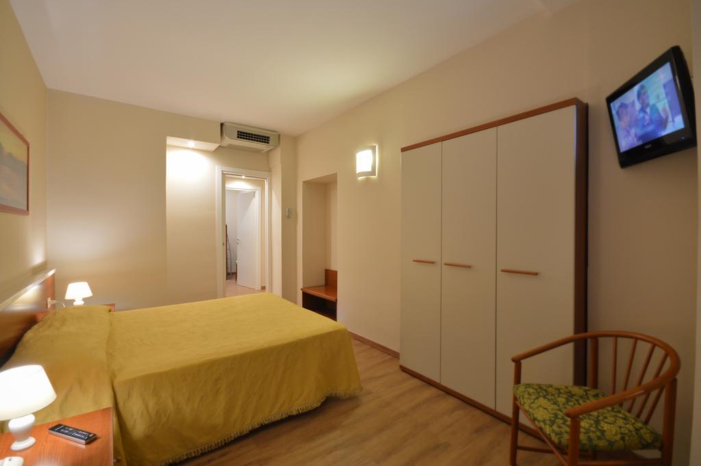 Hotel Genova La Spezia Camera foto